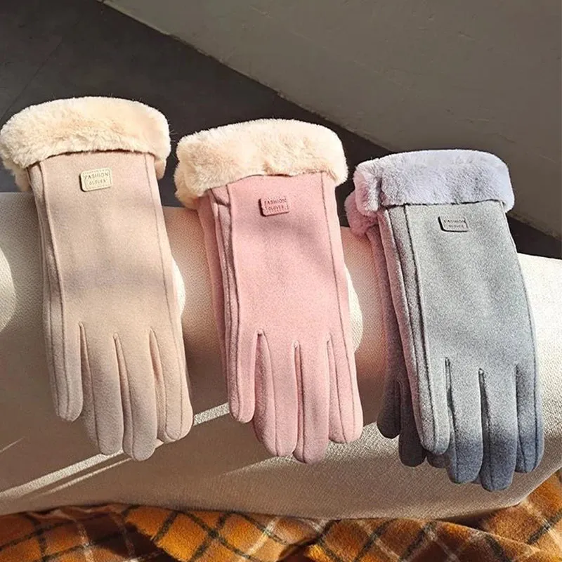 Fashionable Plush Winter Gloves for Women - Full Finger Mittens with Furry Warmth