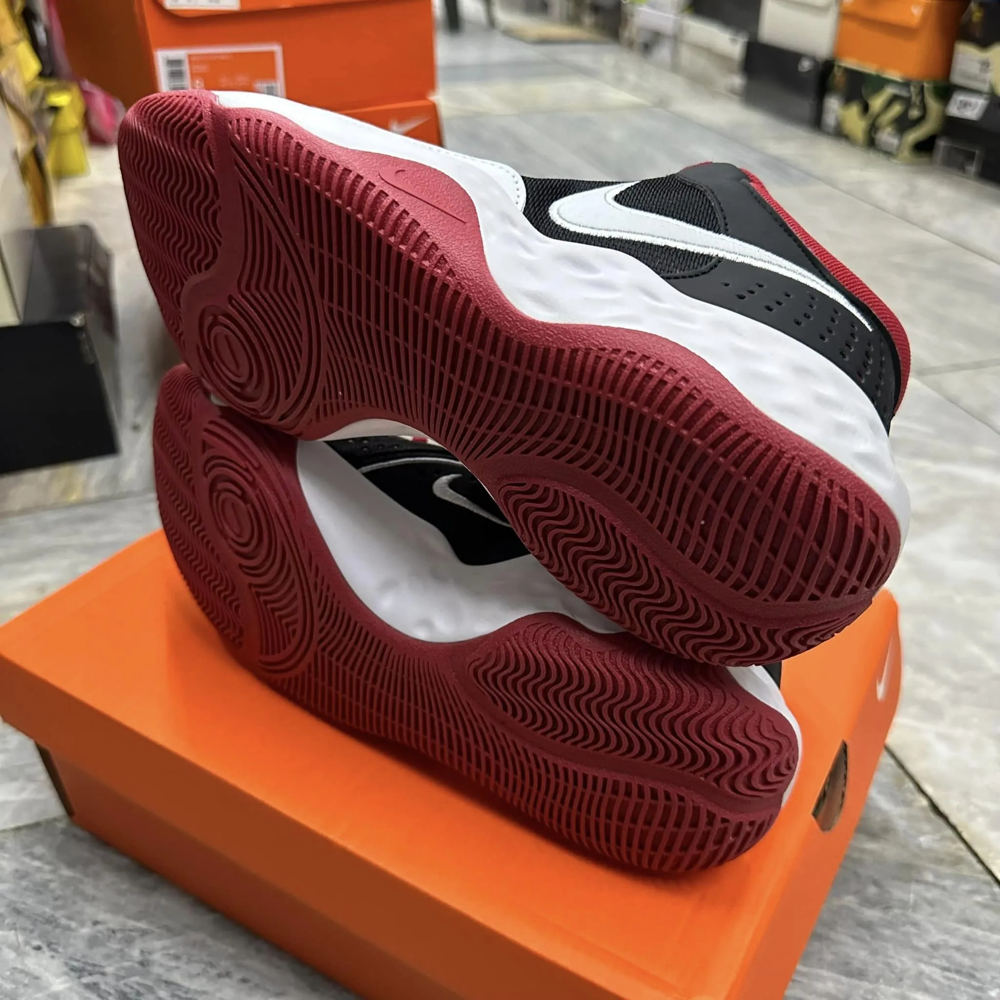 FlybyMid3 "Gym Red"