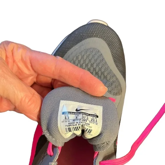 Nike training flex TR6 gray with pink laces