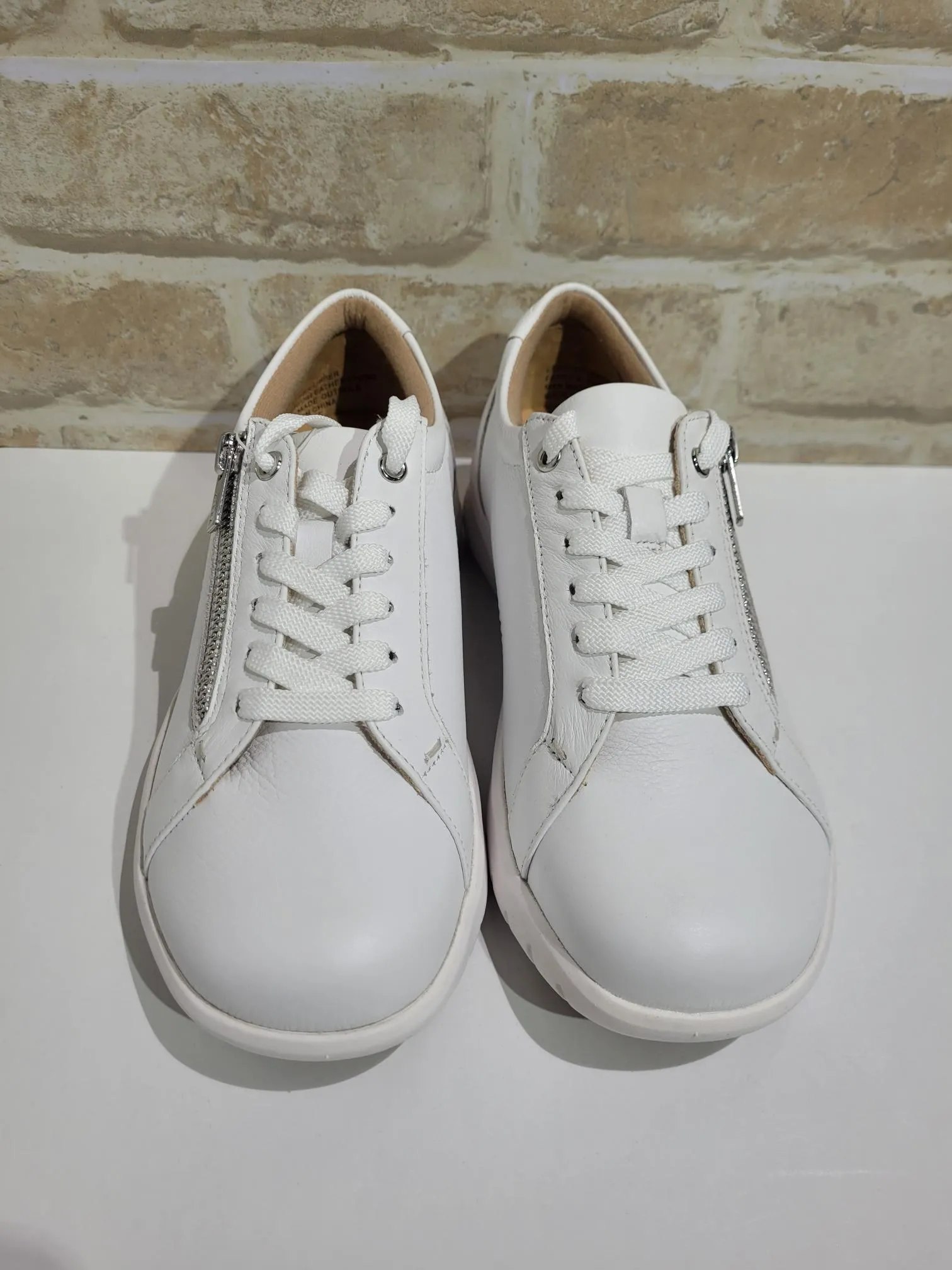 Solar White Leather by Ziera