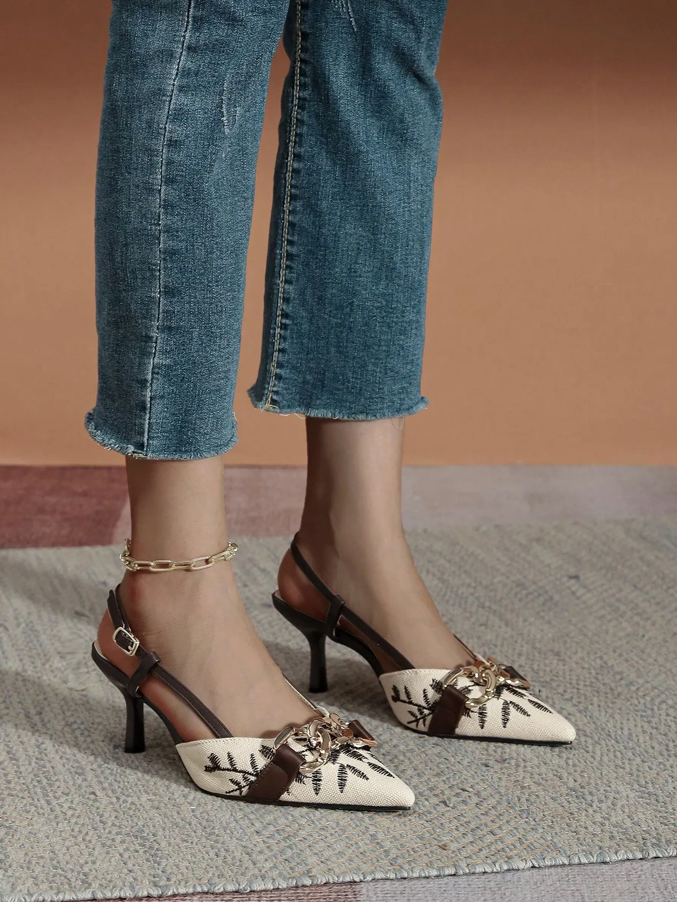 Women Floral Embroidered Chain Decor Pumps, Polyester Slingback Stiletto Heeled Fashionable Pumps Beige