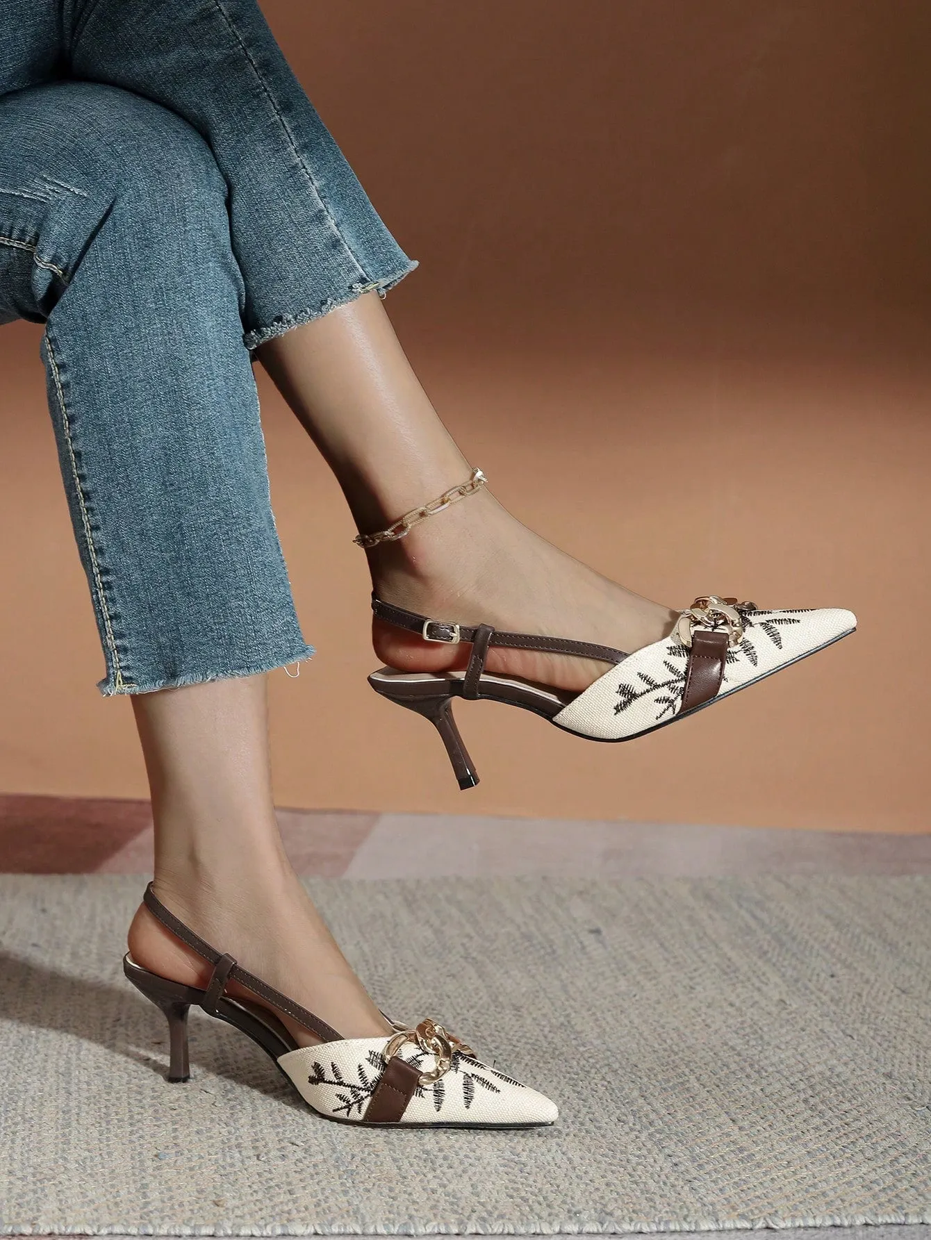 Women Floral Embroidered Chain Decor Pumps, Polyester Slingback Stiletto Heeled Fashionable Pumps Beige