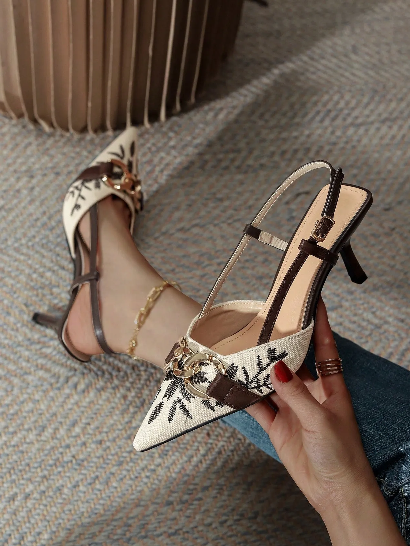 Women Floral Embroidered Chain Decor Pumps, Polyester Slingback Stiletto Heeled Fashionable Pumps Beige